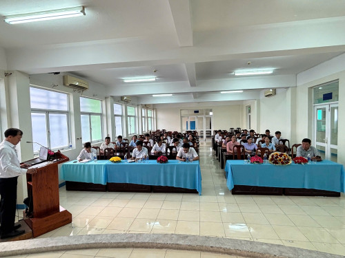 CHI BỘ TRUNG TÂM ĐÀO TẠO LÁI XE Ô TÔ, MÔ TÔ ĐÀ NẴNG TỔ CHỨC LỄ KẾT NẠP ĐẢNG VIÊN LÊ HUỲNH ĐỨC
