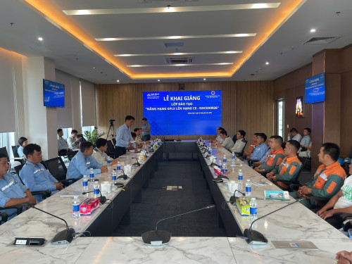 KHAI GIẢNG KHÓA ĐÀO TẠO LÁI XE Ô TÔ NÂNG HẠNG CE CHO NGƯỜI LAO ĐỘNG CÔNG TY CỔ PHẦN THÉP HÒA PHÁT DUNG QUẤT