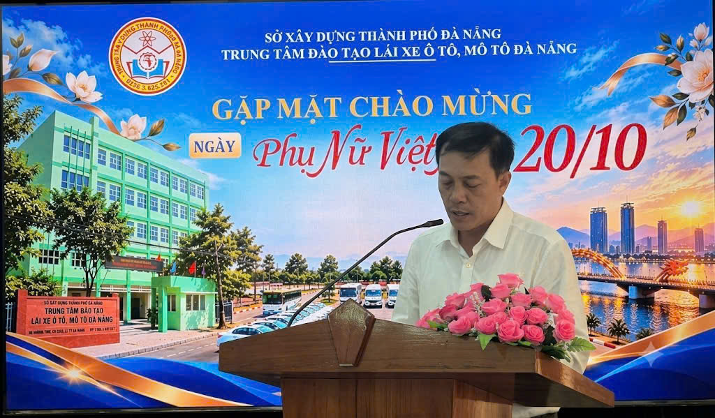 ẤM ÁP BUỔI GẶP MẶT CHÀO MỪNG NGÀY PHỤ NỮ VIỆT NAM 20/10, TRI ÂN CÁC ĐỒNG CHÍ NGHỈ HƯU, NGHỈ CÔNG TÁC VÀ CHÚC MỪNG ĐỒNG CHÍ BÍ THƯ CHI BỘ, GIÁM ĐỐC TRUNG TÂM