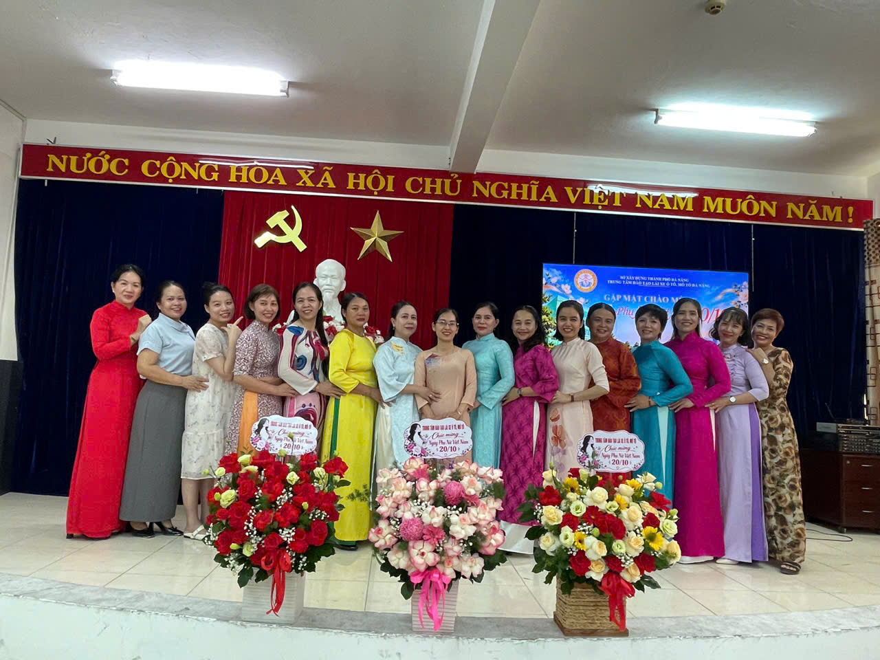 chụp hình lưu niệm
