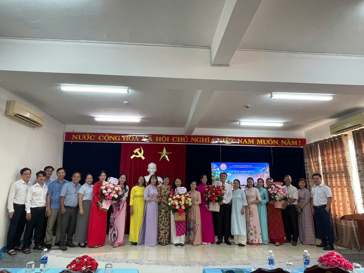 lãnh đạo TT